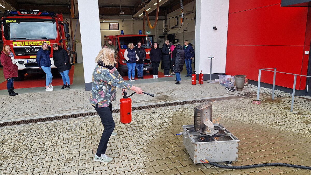 In allen Kitas nun geschulte Brandschutzhelfer/innen